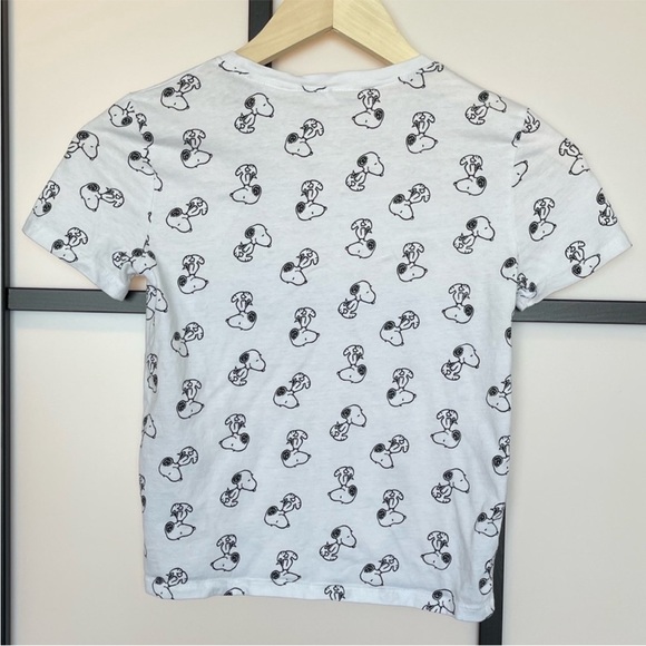 H&M short sleeve snoopy t-shirt. Size 6-8 - Picture 2 of 10